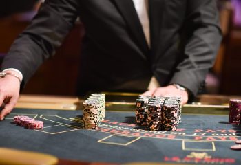 The Role of Deposit Bonuses in Loyalty Programs at Online Casinos
